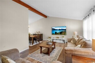 82 Cherrywood Dr in Williamsville, NY - Building Photo - Building Photo