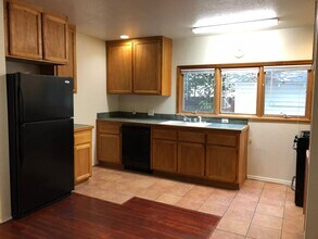 1222 Hobart St in Chico, CA - Building Photo - Building Photo