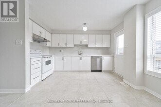 75 Selkirk Dr in Richmond Hill, ON - Building Photo - Building Photo