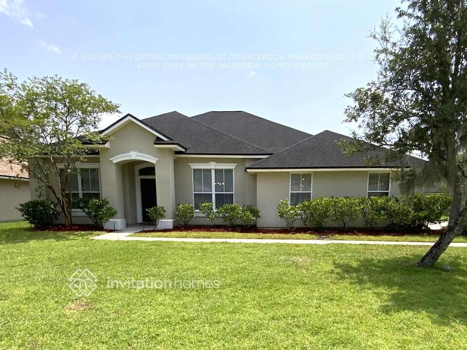 11121 Apple Blossom Trail W in Jacksonville, FL - Building Photo