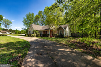 625 Hayward Bishop Way in Senoia, GA - Building Photo - Building Photo