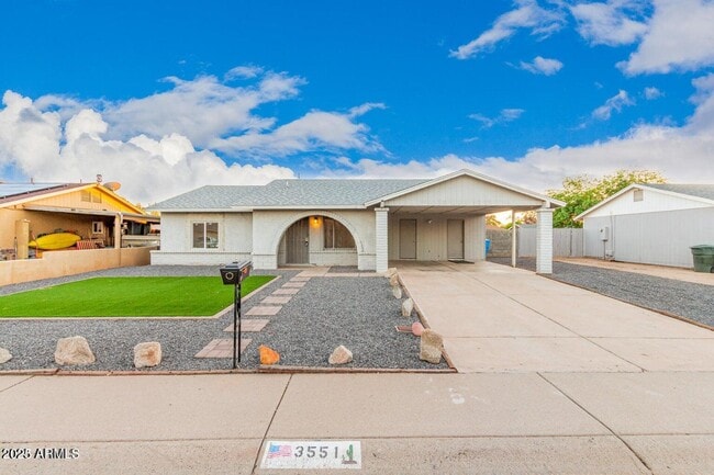 3551 E Campo Bello Dr in Phoenix, AZ - Building Photo - Building Photo