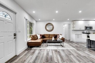 3201 SW 9th Ave in Fort Lauderdale, FL - Building Photo - Building Photo