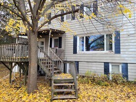 S83W20729 Janesville Rd, Unit 4- Studio Apartment in Muskego, WI - Building Photo