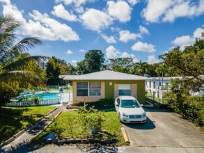 2230 Fillmore St in Hollywood, FL - Foto de edificio - Building Photo