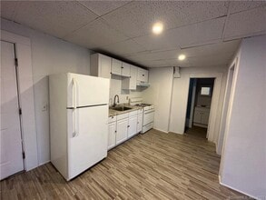 68 Grove St in Ansonia, CT - Building Photo - Building Photo