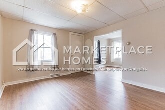 315 W Carpenter St in Freeport, IL - Building Photo - Building Photo