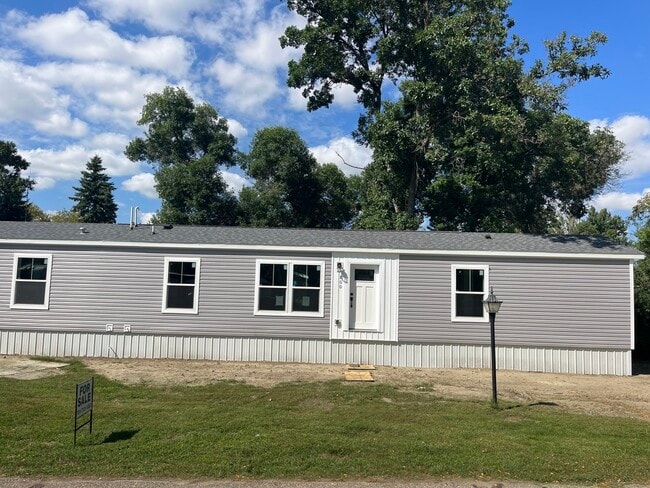 property at 800 Woodland Trl