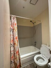 5000 Lake Washington Blvd NE in Renton, WA - Building Photo - Building Photo