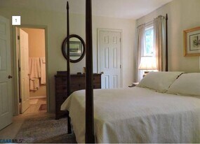 956 Huntwood Ln in Charlottesville, VA - Building Photo