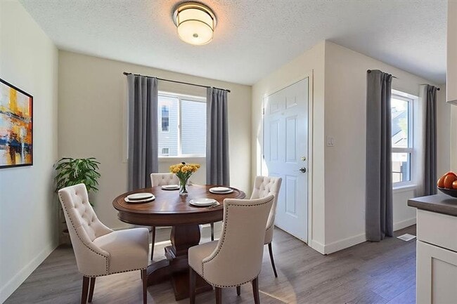 Granville Square in Edmonton, AB - Building Photo - Building Photo