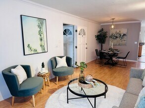2474 S Centinela Ave, Unit Centinela Unit 4 in Los Angeles, CA - Building Photo - Building Photo
