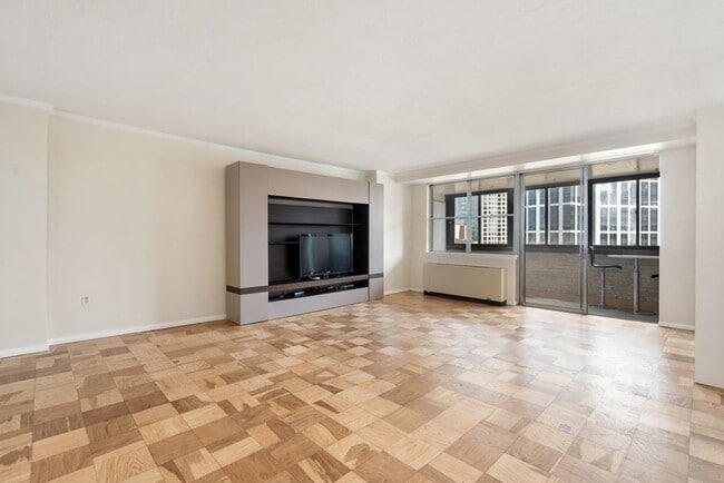 property at 6 Whittier Pl