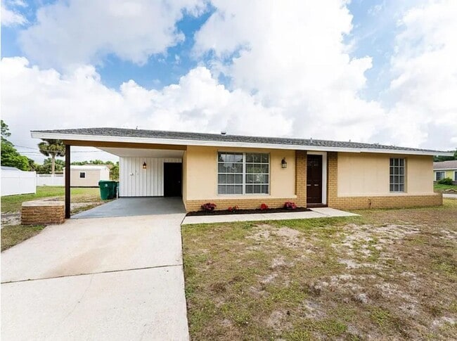 18536 Yale Ave in Port Charlotte, FL - Building Photo - Building Photo