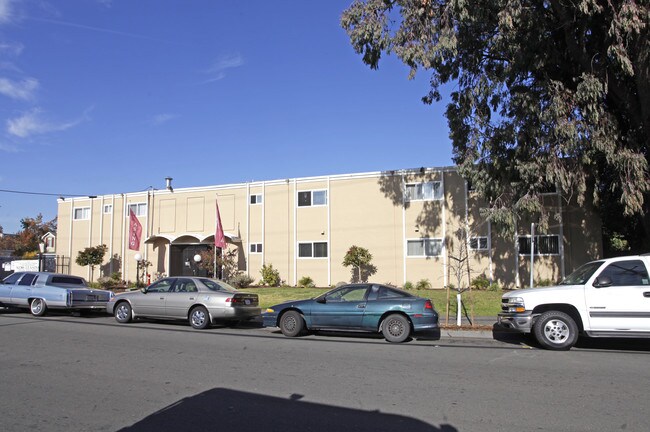 Alameda Park Apartments in Alameda, CA - Building Photo - Building Photo