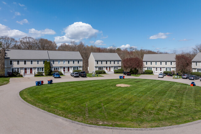 The Ledges in North Attleboro, MA - Building Photo - Building Photo