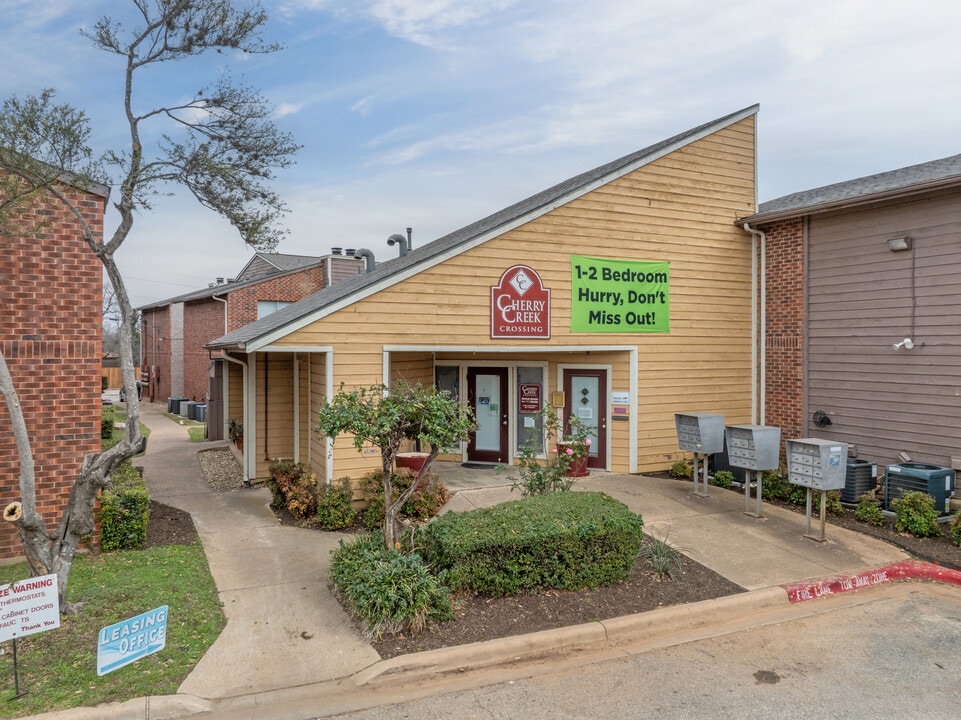 Cherry Creek Crossing Apartments in Austin, TX - Building Photo