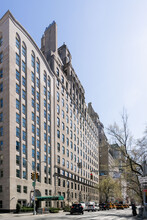 834 5th Ave in New York, NY - Building Photo - Building Photo