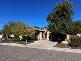 5610 W Desperado Way in Phoenix, AZ - Building Photo