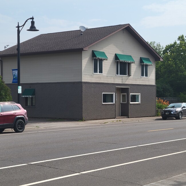 1531 Cloquet Ave, Unit 2 Bedroom Upstairs