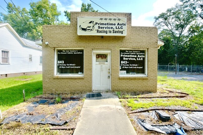 property at 839 W Richardson Ave