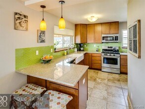 4905 E 36th Ave in Denver, CO - Foto de edificio - Building Photo