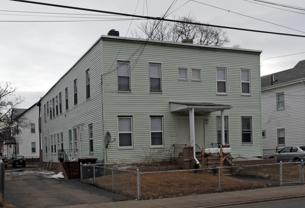 7 Bucknam St in Everett, MA - Building Photo