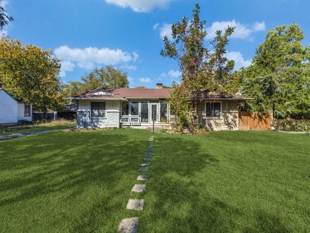 property at 9127 San Fernando Way