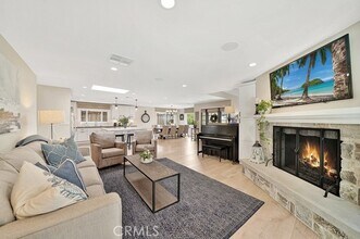 314 W Avenida Valencia in San Clemente, CA - Building Photo - Building Photo