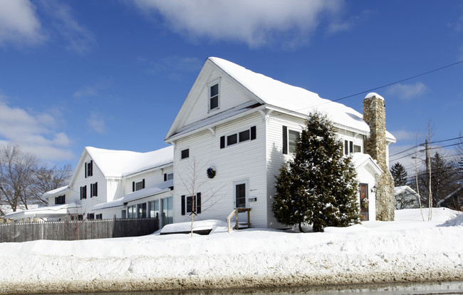 8 Fair St in Norway, ME - Building Photo - Building Photo