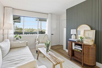 1100 11th St in Miami Beach, FL - Building Photo - Building Photo