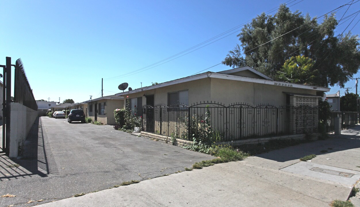 3800-3804 Baldwin Ave in El Monte, CA - Foto de edificio