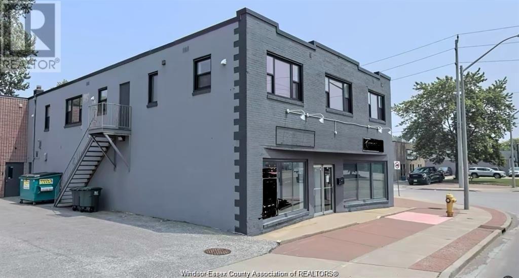 3298 Walker Rd in Windsor, ON - Building Photo