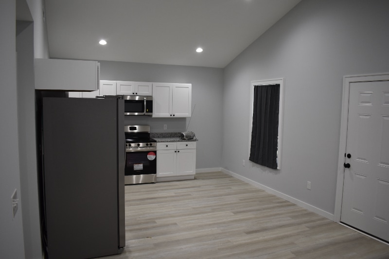 1310 E Lauderdale St in Tullahoma, TN - Building Photo