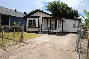 7120 Avenue O in Houston, TX - Building Photo