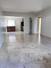 4859 1/2 Narragansett Ave in San Diego, CA - Building Photo - Building Photo