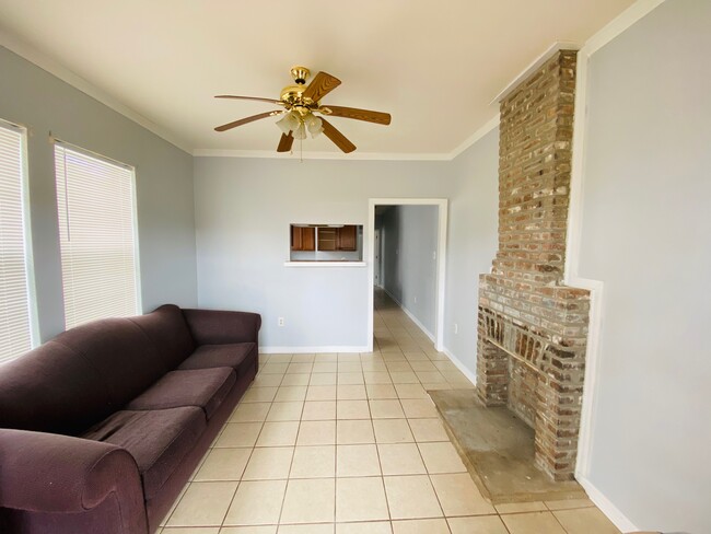 1813 Miro N St, Unit 1813 in New Orleans, LA - Foto de edificio - Building Photo