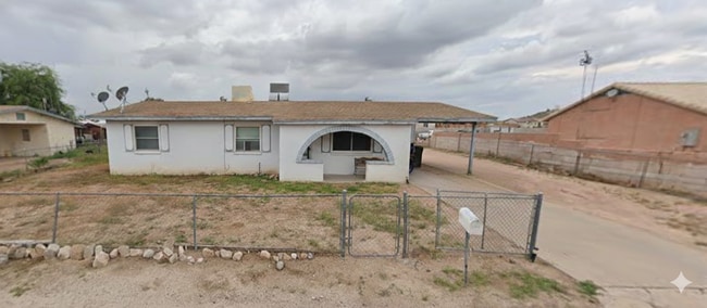 property at 10716 N Arapaho Dr