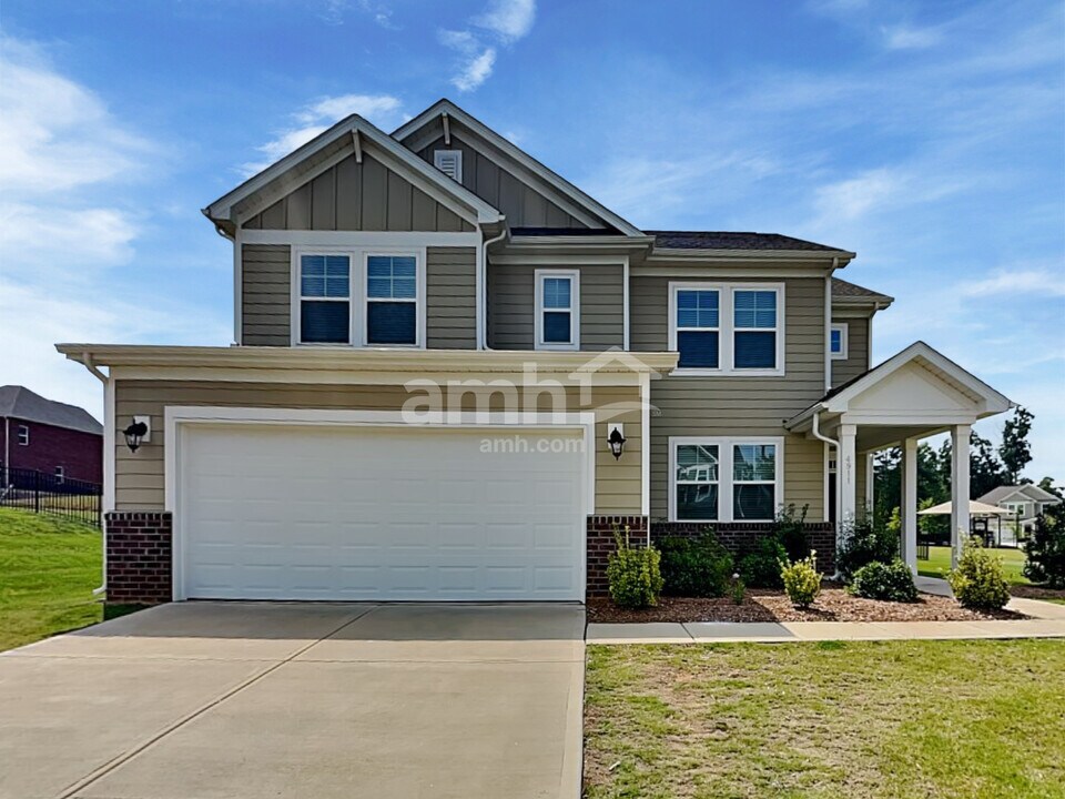 4911 Trayton Ave in Gastonia, NC - Foto de edificio