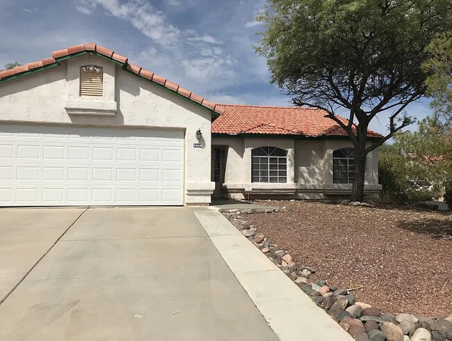 9360 N Waxwing Ct