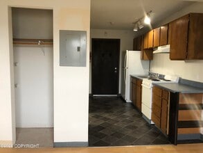 3400 Eureka St in Anchorage, AK - Building Photo - Building Photo