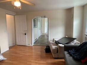 560 N Pine St, Unit B in Middletown, PA - Building Photo - Building Photo