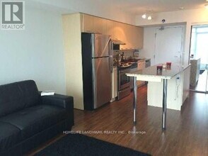 29 Singer Ct in Toronto, ON - Building Photo - Building Photo