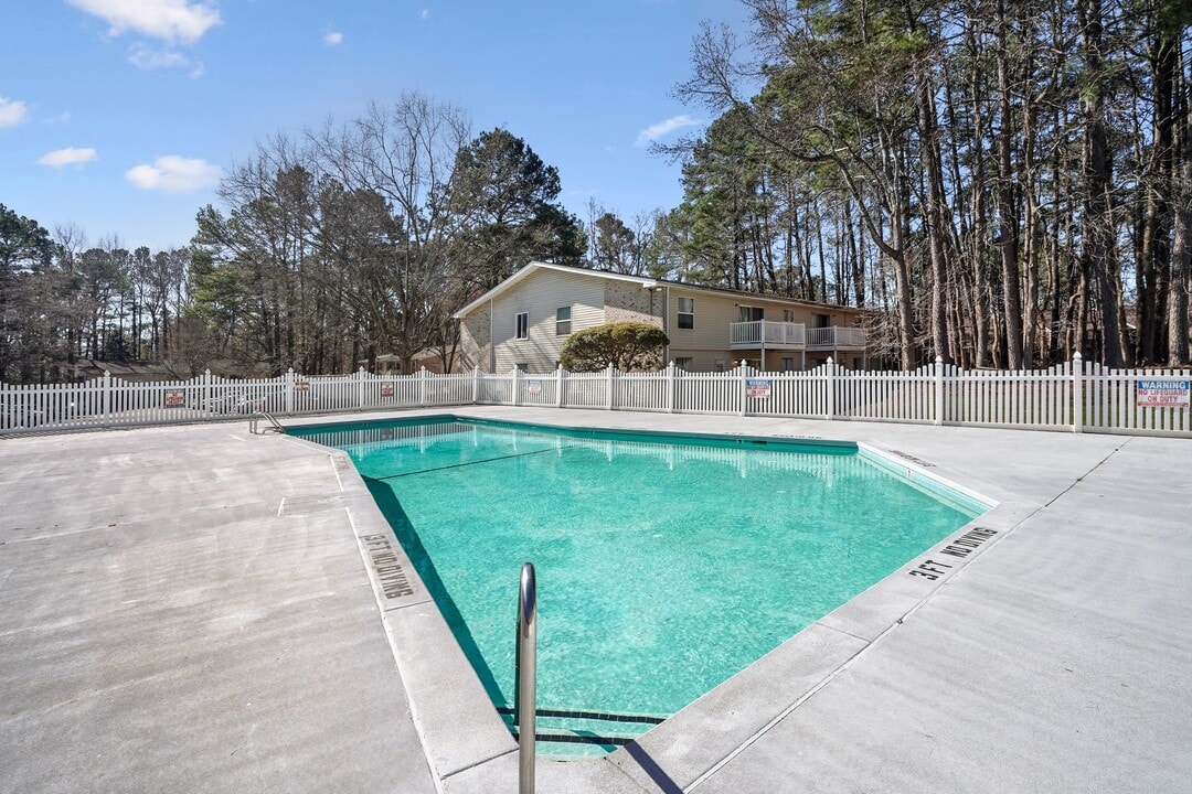 Westchester in Garner, NC - Foto de edificio