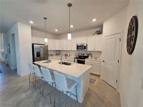 2437 Orchard St in Naples, FL - Building Photo - Building Photo