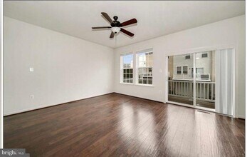 12815 Sutherby Ln in Germantown, MD - Building Photo - Building Photo