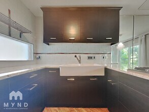 8211 Katy Fwy in Houston, TX - Building Photo - Building Photo