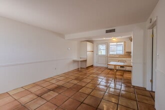 302 S Paseo Cerro in Green Valley, AZ - Building Photo - Building Photo