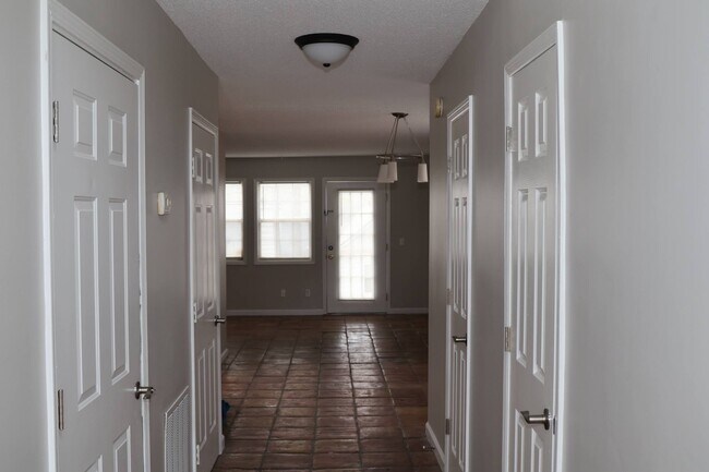 3638 Spring Trce in Decatur, GA - Building Photo - Building Photo