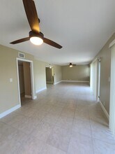 3201 Bayview Dr in Fort Lauderdale, FL - Building Photo - Building Photo